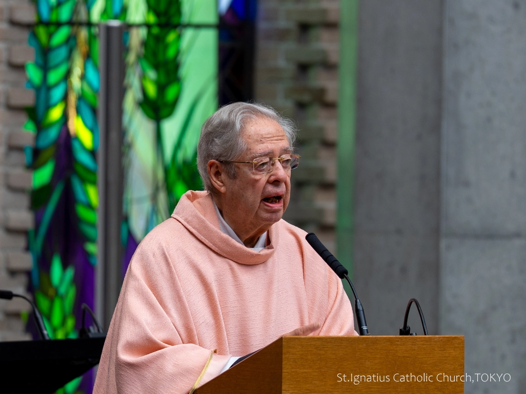 3/15(日)10:00- 四旬節第4主日 司式のガラルダ神父 バラ色の祭服