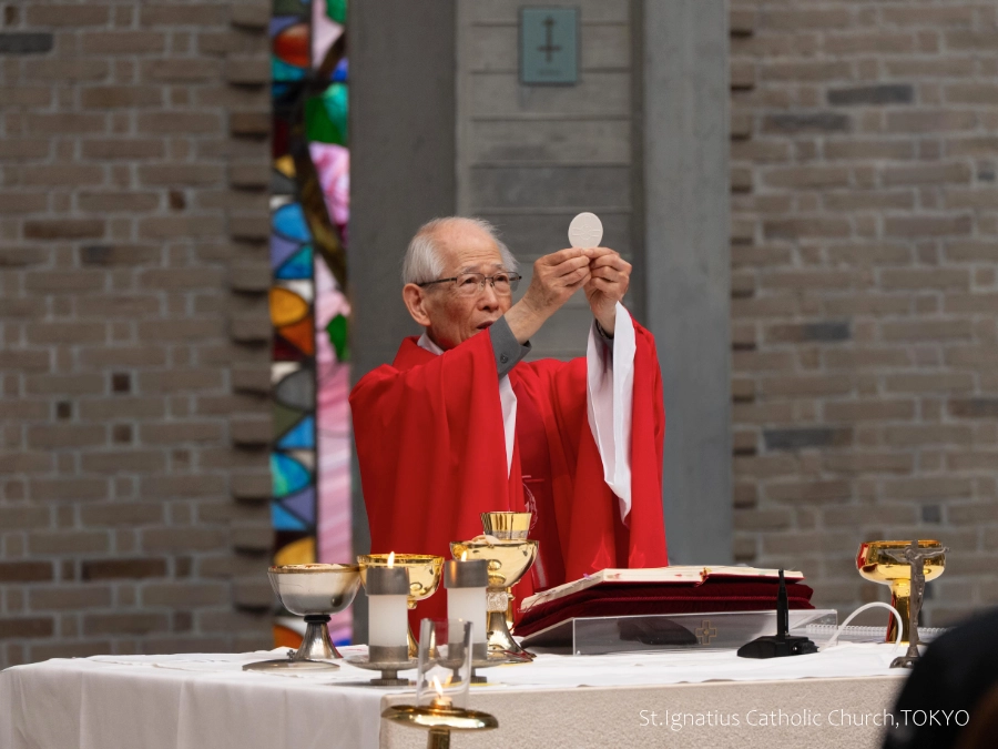 3/29(日)10:00- 受難の主日(枝の主日) ご聖体をかかげる司式の髙祖神父