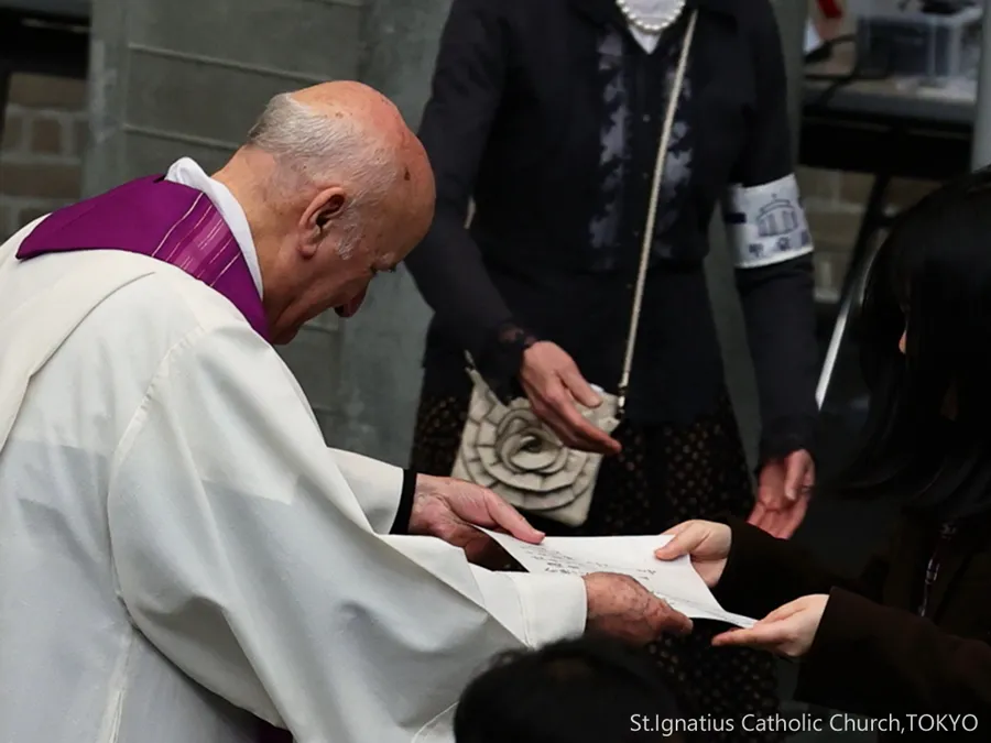 2/22(日)10:00- 四旬節第1主日 使徒信条を授与するオチョア神父