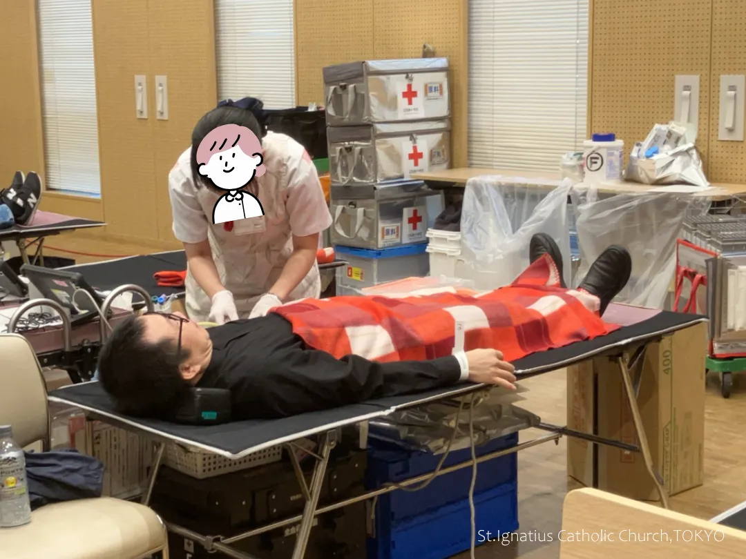 3/1(日)10:00- 四旬節第2主日 春の献血会 献血中のテー神父