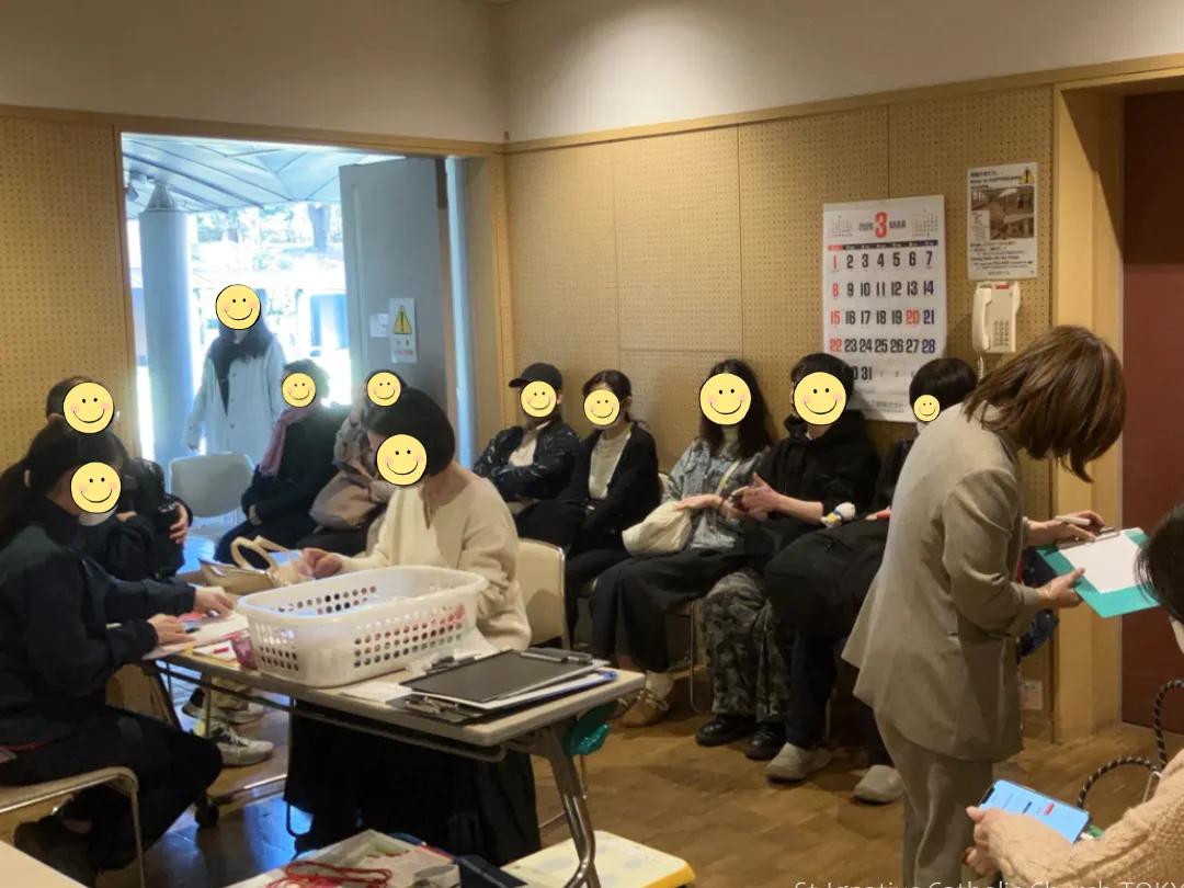 3/1(日)10:00- 四旬節第2主日 春の献血会 ヨセフホールに並ぶ人