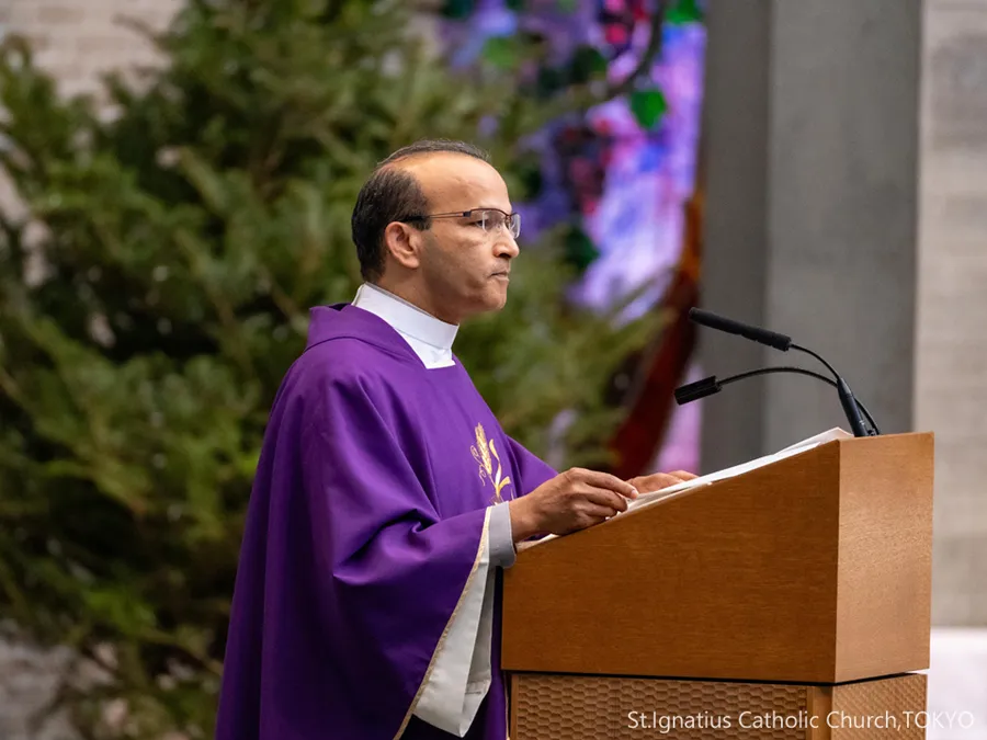 11/30(日)10:00- 待降節第1主日 説教台のサリ神父